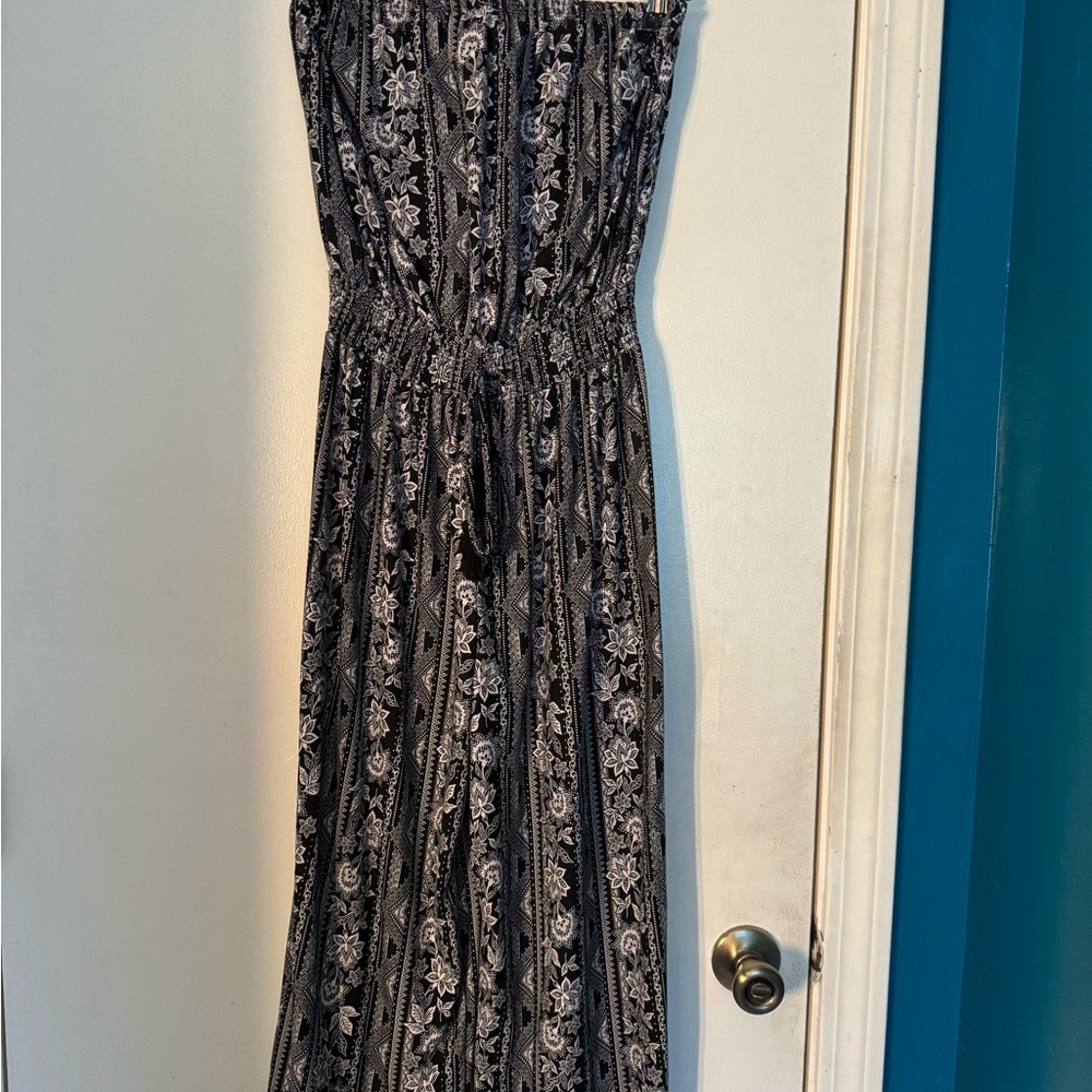 No Comment Elegant Black and White Floral Jumpsuit GUC